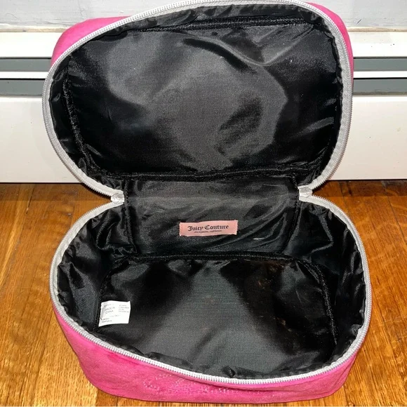 Juicy Couture Large Travel Makeup Bag - Picture 4 of 4